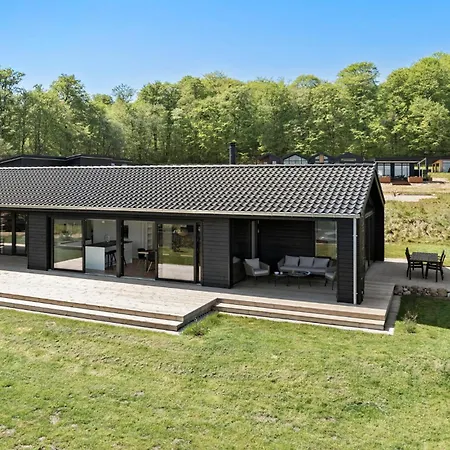 4 Bedroom Stunning In Σπίτι διακοπών Sjolund