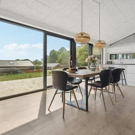 Σπίτι διακοπών 4 Bedroom Stunning In